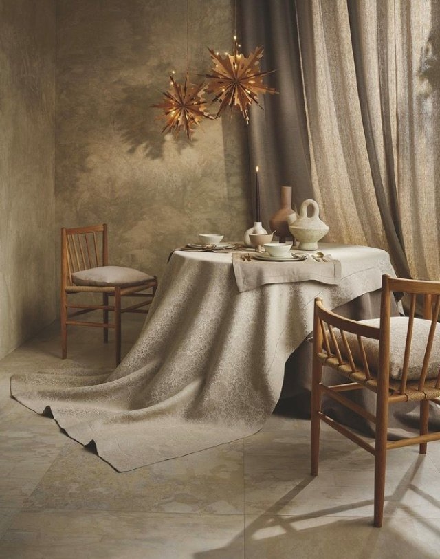 Pure linen tablecloth "Fleur Royale"