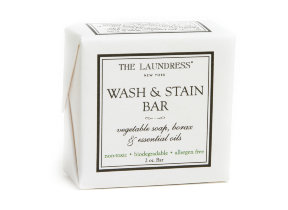Praktischer Wasch-&#8203; und Fleckenstein "The Laundress Wash & Stain Bar"