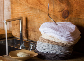 Design Gästehandtuchständer mit 30 Frottiertüchern "Legend" Ø 23 cm