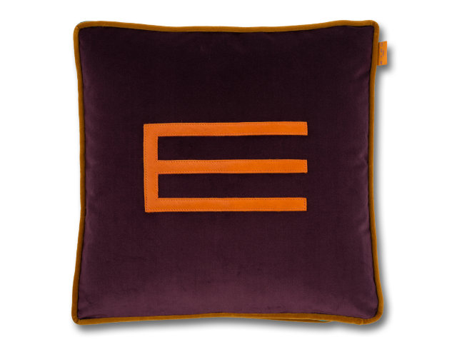 Velvet sofa cushion with fur patch "Etro Viola"