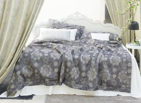 Cotton jacquard bedspread "Leitner Medusa" in Royal