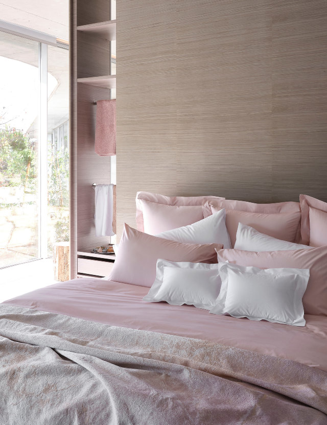 Percale bed linen "Celso de Lemos Estrela" in 500 Nuage Rose and 100 White